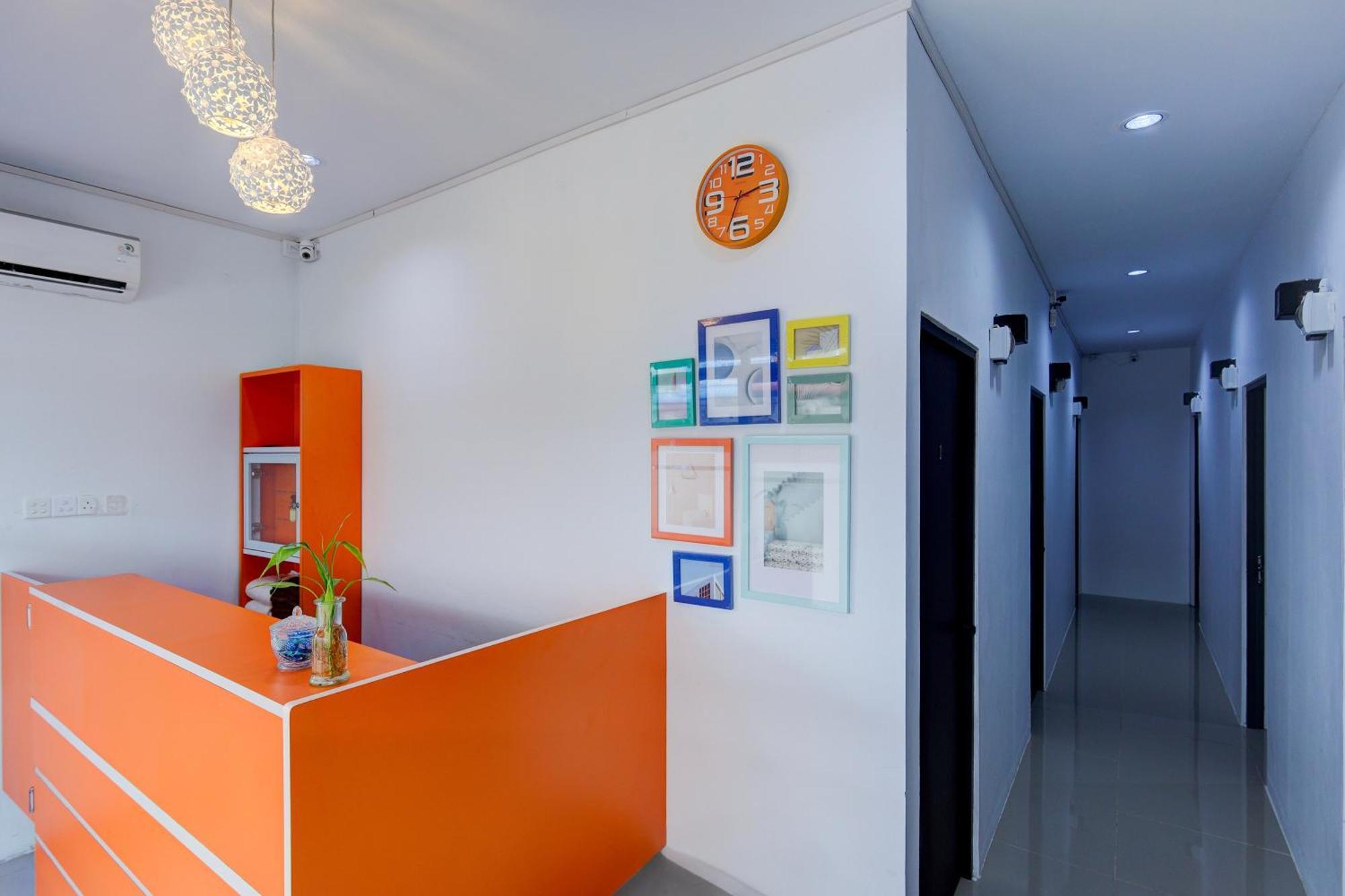 Super Oyo Capital O 93076 Batam Backpacker Guesthouse 2 Pembunuh Exterior photo