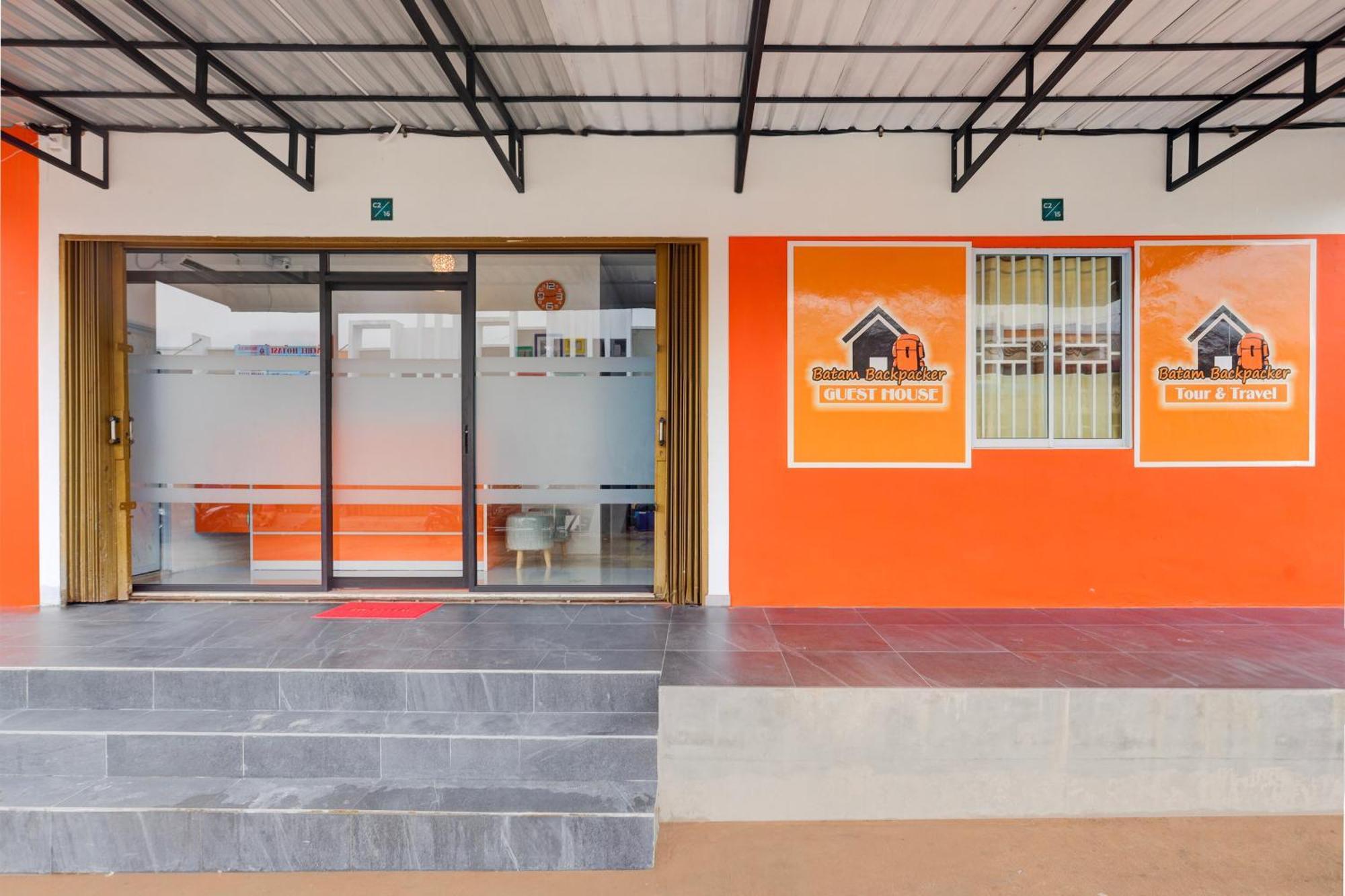 Super Oyo Capital O 93076 Batam Backpacker Guesthouse 2 Pembunuh Exterior photo
